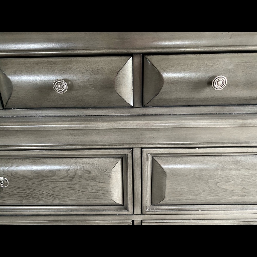 Dresser knobs - Picture 3 of 3